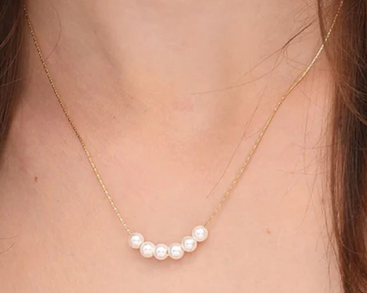 Delicate Pearls Necklace