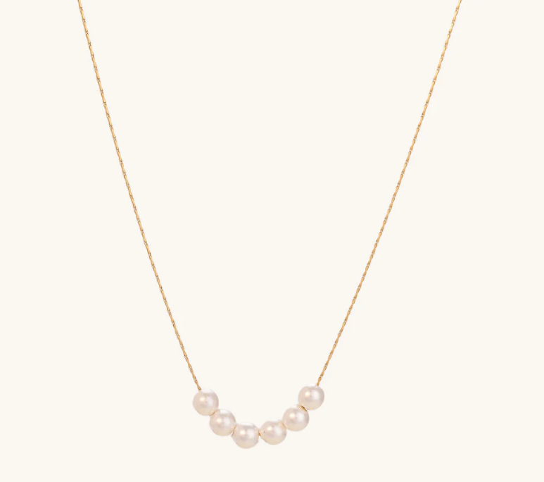 Delicate Pearls Necklace
