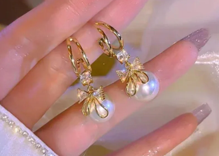 Perky Pearl Earrings