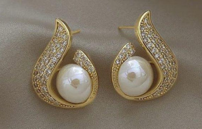 Shining Goldie Earrings