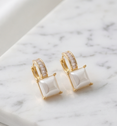Goldie Pearl Earrings