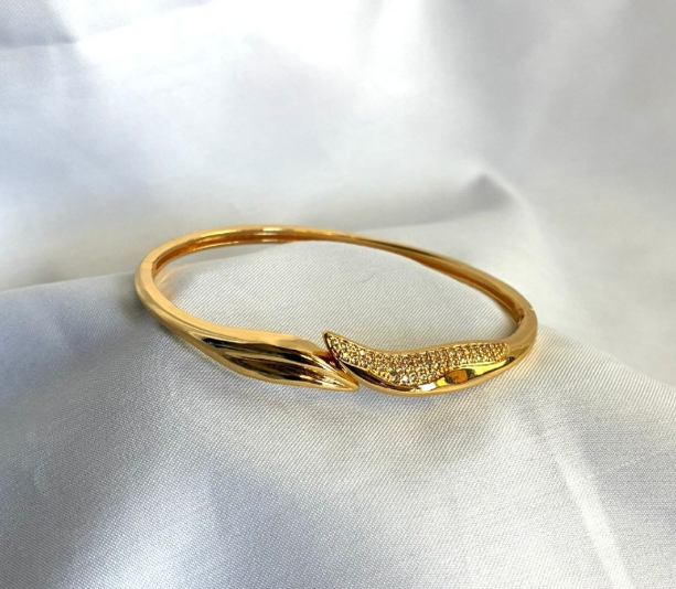 Modern Golden Bracelet