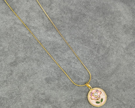 Delicate Flower Necklace