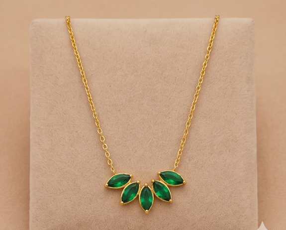 Emerald Diva Necklace