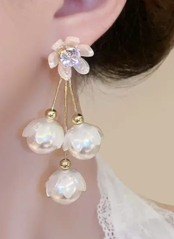 Dangling Diva Earrings