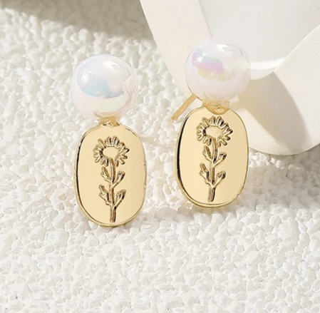 Divine Pearl Earrings