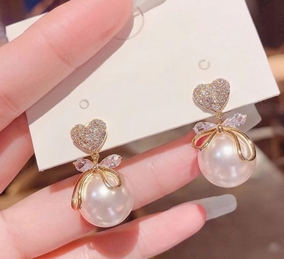 Heart of Pearl Earrings