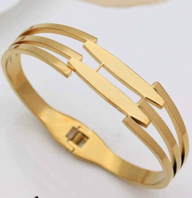 Golden Arc Bracelet