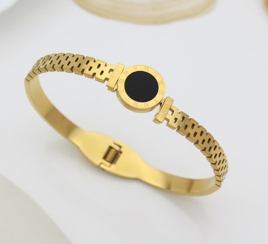 Delicate Gold Diva Bracelet
