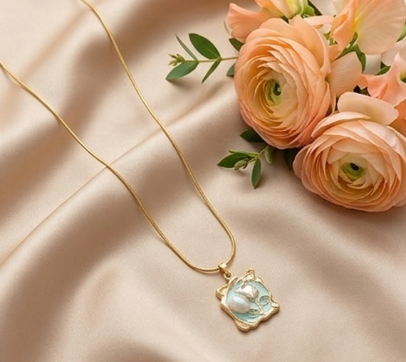 Delicate Pearl Necklace