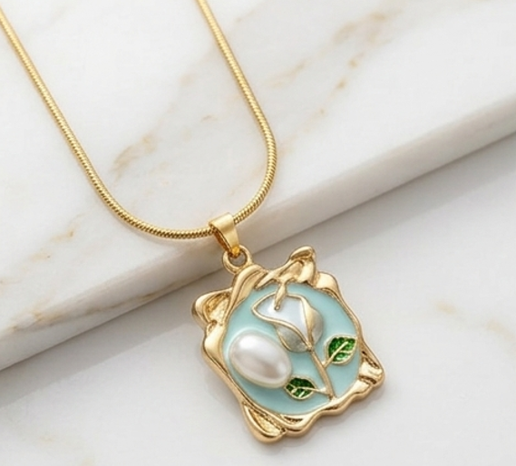 Delicate Pearl Necklace