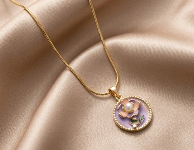 Delicate Daisy Necklace