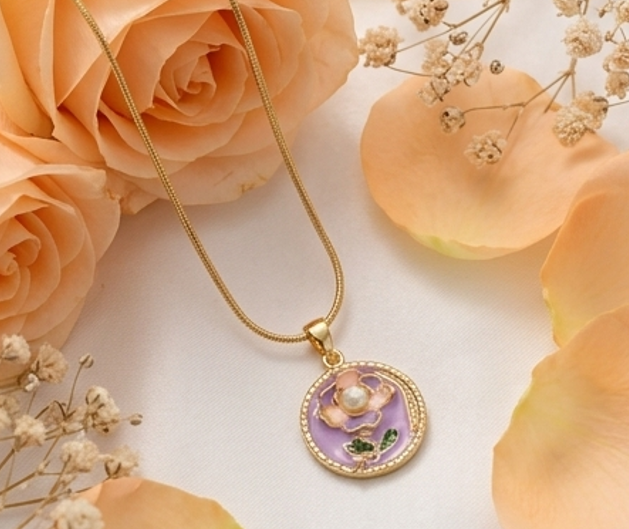 Delicate Daisy Necklace