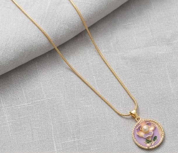 Delicate Daisy Necklace